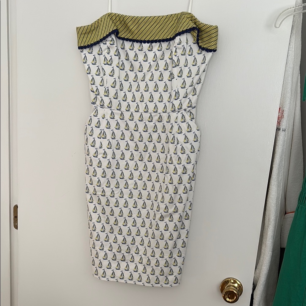 Vineyard Vines Elegant White and Yellow Sailboat Print Dress